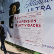 Autoridades colocaron sellos de suspensión en anuncios instalados en inmediaciones del Estadio Ciudad de México previo al Mundial 2026. Cuartoscuro