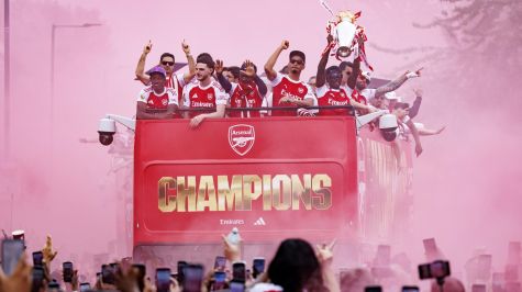 Las calles del norte de Londres se tiñeron de rojo para glorificar la primera Premier League conquistada por el club en más de dos décadas