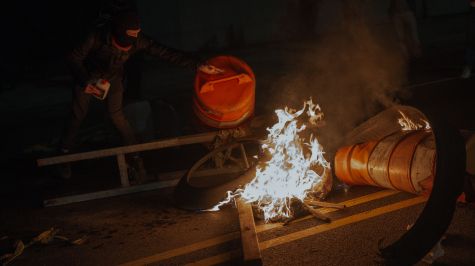 Esta decisión surge tras una serie de enfrentamientos violentos entre manifestantes, simpatizantes y agentes del Servicio de Inmigración y Control de Aduanas (ICE)