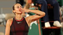 Sabalenka sigue intratable en París y deja fuera a Osaka rumbo a cuartos