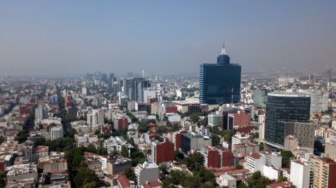 Este pesimismo se extiende también hacia 2027, cuya proyección de crecimiento descendió de 1.82 a 1.78% (Foto: EFE) Este pesimismo se extiende también hacia 2027, cuya proyección de crecimiento descendió de 1.82 a 1.78% (Foto: EFE)