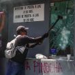 CNTE vandaliza fachada de la SEP durante protesta en avenida Universidad CNTE vandaliza fachada de la SEP durante protesta en avenida Universidad