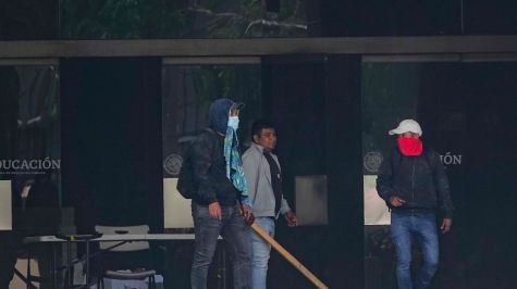 Los disturbios ocurren poco después de que un manifestante resultara gravemente herido durante una marcha. Cuartoscuro