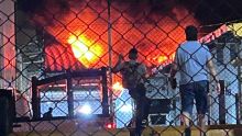 Fuerte incendio en Venustiano Carranza moviliza a bomberos y Protección Civil