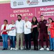 El alcalde Isaac Montoya Márquez junto con el secretario de Bienestar del Estado de México, Juan Carlos González Romero