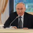 Putin admite que habló con EU sobre una posible operación militar en Cuba similar a la de Venezuela. (EFE)
