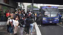Usuarios continúan enfrentando complicaciones en Calzada de Tlalpan debido al cierre de varias estaciones de la Línea 2 del Metro. Cuartoscuro