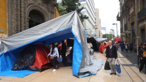 El conflicto se tensó luego de que los profesores calificaran como "insuficiente" el planteamiento hecho por las autoridades el pasado jueves (Foto: Cuartoscuro) El conflicto se tensó luego de que los profesores calificaran como "insuficiente" el planteamiento hecho por las autoridades el pasado jueves (Foto: Cuartoscuro)