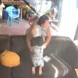 VIDEO: Mujer rescata a un niño durante terremoto de 7.8 en Filipinas VIDEO: Mujer rescata a un niño durante terremoto de 7.8 en Filipinas