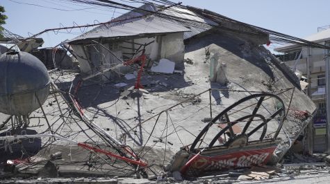 Un fuerte terremoto de 7.8 sacude la isla de Mindanao, Filipinas, dejando decenas de víctimas y afectando a 3.2 millones de estudiantes