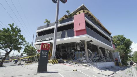 Un fuerte terremoto de 7.8 sacude la isla de Mindanao, Filipinas, dejando decenas de víctimas y afectando a 3.2 millones de estudiantes