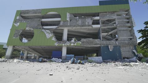 Un fuerte terremoto de 7.8 sacude la isla de Mindanao, Filipinas, dejando decenas de víctimas y afectando a 3.2 millones de estudiantes