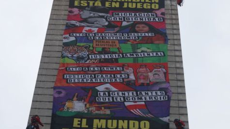 'La pelota vuelve a casa, ¿y nuestros hijos cuándo?' colectivos llevan exigencia por desaparecidos a la Estela de Luz Foto: RRSS 'La pelota vuelve a casa, ¿y nuestros hijos cuándo?' colectivos llevan exigencia por desaparecidos a la Estela de Luz Foto: RRSS