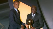 Estados Unidos impide la entrada del mejor árbitro de África para árbitrar la Copa del Mundo. EFE