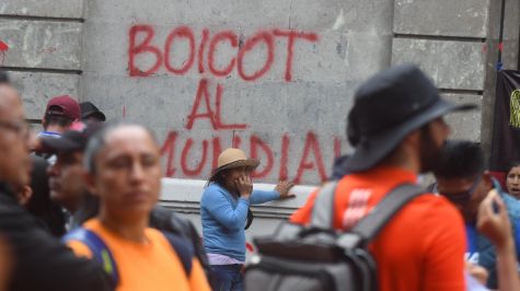 La Asamblea Nacional Representativa (ANR), que sesionó desde anoche, determinó realizar una movilización masiva a las 8:00 horas con destino a las inmediaciones del Estadio Ciudad de México (Foto: Cuartoscuro)