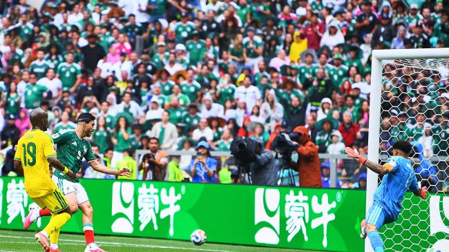 De cabeza, Raúl Jiménez anotó su primer gol en una Copa del Mundo De cabeza, Raúl Jiménez anotó su primer gol en una Copa del Mundo