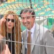 Marcelo Benedetto interrumpió hoy su reporte en vivo para conseguir una fotografía con la estrella colombiana Shakira Foto: Captura de pantalla Marcelo Benedetto interrumpió hoy su reporte en vivo para conseguir una fotografía con la estrella colombiana Shakira Foto: Captura de pantalla