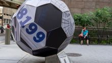 Exhiben esculturas de balones