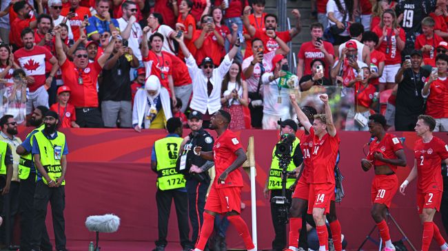 Canadá festeja gol del empate a Bosnia y Herzegovina. MexSport