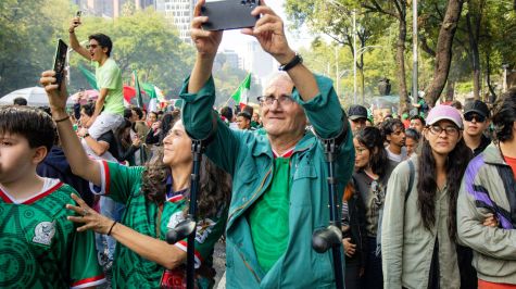 Miles de fanáticos celebraron la victoria de México con una gran fiesta en el Ángel de la Independencia (Fotos: Brandon Díaz de León)