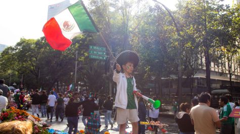 Miles de fanáticos celebraron la victoria de México con una gran fiesta en el Ángel de la Independencia (Fotos: Brandon Díaz de León)