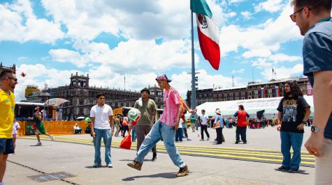 Afición vive el FIFA Fan Fest en el Zócalo, CDMX (Foto: Brandon Díaz de León)