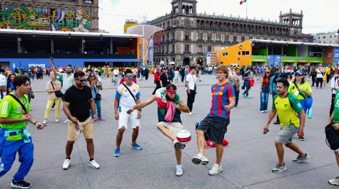 Afición vive el FIFA Fan Fest en el Zócalo, CDMX (Foto: Brandon Díaz de León)
