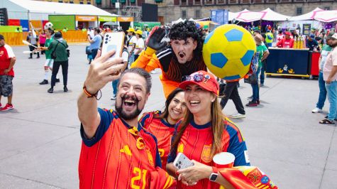 Afición vive el FIFA Fan Fest en el Zócalo, CDMX (Foto: Brandon Díaz de León)