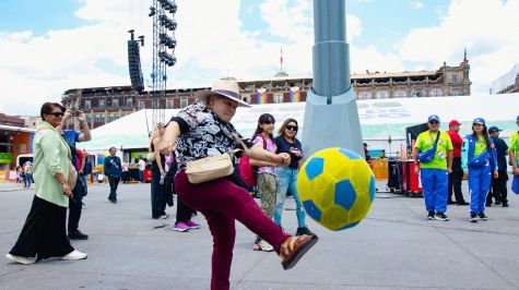 Afición vive el FIFA Fan Fest en el Zócalo, CDMX (Foto: Brandon Díaz de León)