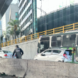 Diseño sin título 2026 06 Un taxi que se dirigía al AICM terminó impactado contra estructuras de concreto colocadas por obras en Periférico, a la altura de Las Palmas. Bomberos y cuerpos de emergencia atendieron la situación. @soyjerrycuevas Diseño sin título 2026 06 Un taxi que se dirigía al AICM terminó impactado contra estructuras de concreto colocadas por obras en Periférico, a la altura de Las Palmas. Bomberos y cuerpos de emergencia atendieron la situación. @soyjerrycuevas