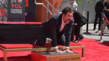 Javier Bardem deja sus huellas en el Teatro Chino