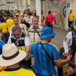 Usuarios del Tren Ligero buscaron rutas alternas luego de que el acceso en Tasqueña fuera restringido por el partido entre Colombia y Uzbekistán. @DirectorSTE Usuarios del Tren Ligero buscaron rutas alternas luego de que el acceso en Tasqueña fuera restringido por el partido entre Colombia y Uzbekistán. @DirectorSTE