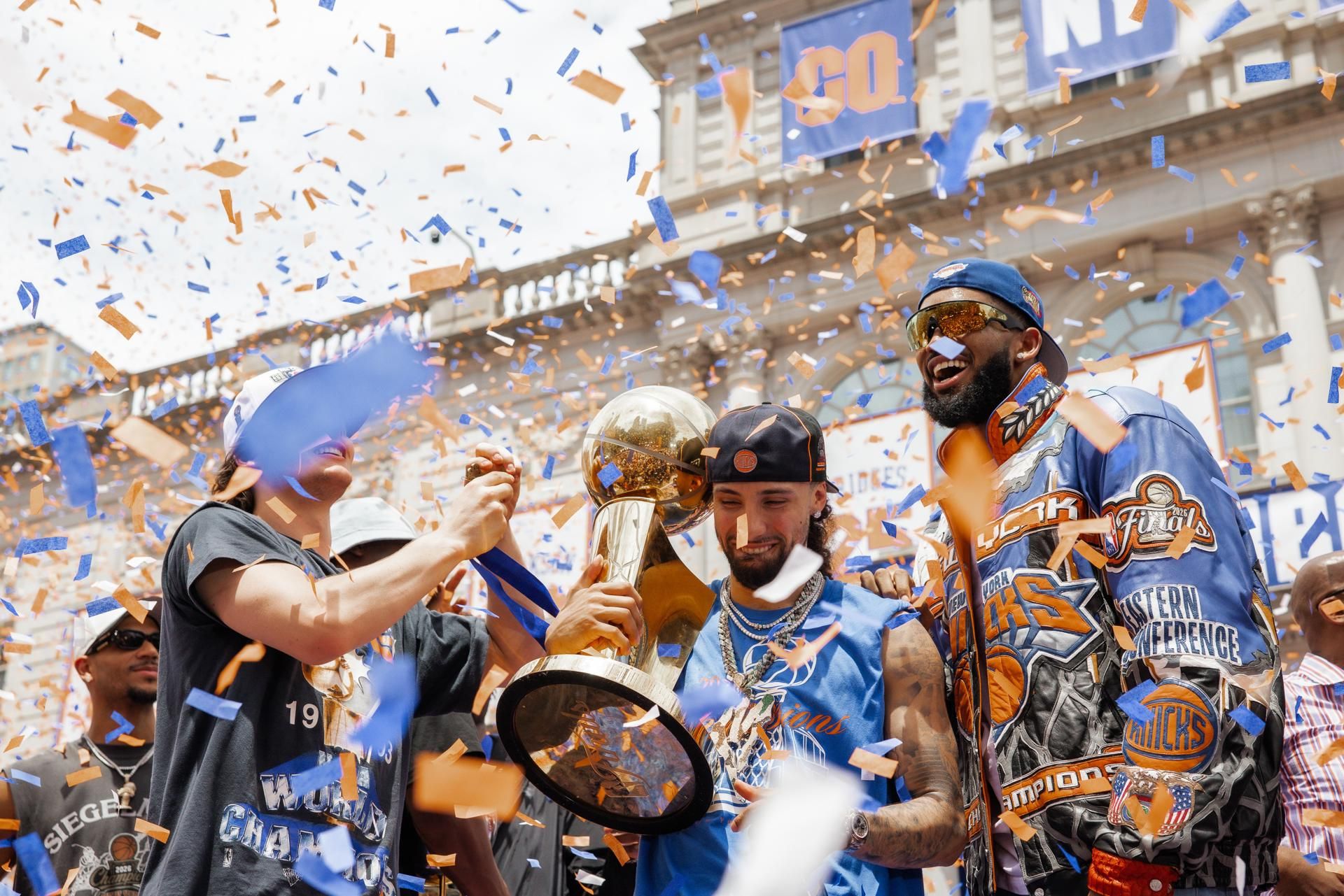 Jugadores celebran el título de la temporada 2025/26 de la NBA. EFE