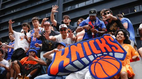 Afición recibe a los Knicks para festejar título de la NBA. EFE