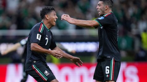 Luis Romo aprovechó un regalo del guardameta surcoreano para anotar el gol de la victoria (Mexsport)