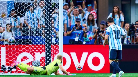 Lionel Messi falla el tiro penal en favor de Argentina. MexSport