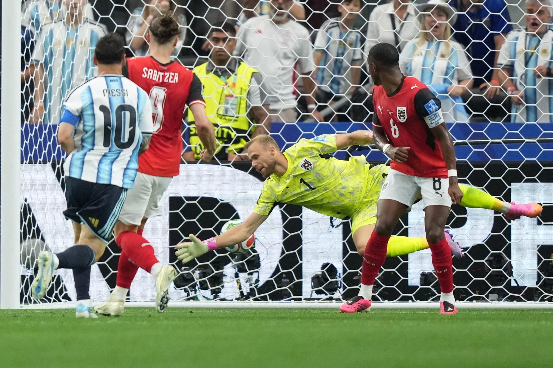 Messi abre el marcador ante Austria. EFE
