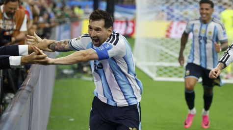Messi hace historia: doblete, récord mundialista y triunfo de Argentina: EFE