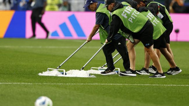 Francia vs Irak se reanuda tras suspensión por tormenta eléctrica | EFE