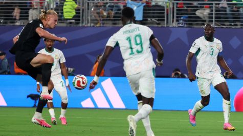 Erling Haaland remató en el área para el su segundo gol de la noche ante Senegal (EFE)