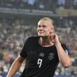 Haaland vive una noche inolvidable y mete a Noruega en la historia