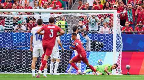 Cristiano Ronaldo pone el primero en el marcador ante Uzbekistán. MexSport