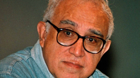 La reedición de una entrevista atribuida a Carlos Monsiváis provocó una fuerte controversia. Su familia la desmintió, Sheinbaum la calificó de calumnia y el periodista Edmundo Cázares aseguró que busca el audio original. (Foto: Cuartoscuro / Archivo)