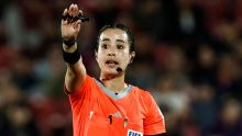 Katia Itzel, tercera mujer en arbitrar un partido de la Copa del Mundo rama varonil. EFE