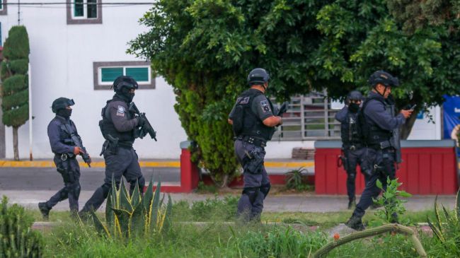 Durante el operativo de rescate participaron fuerzas federales. Foto Cuarto Oscuro