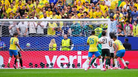 Gol del empate de Brasil. MexSport