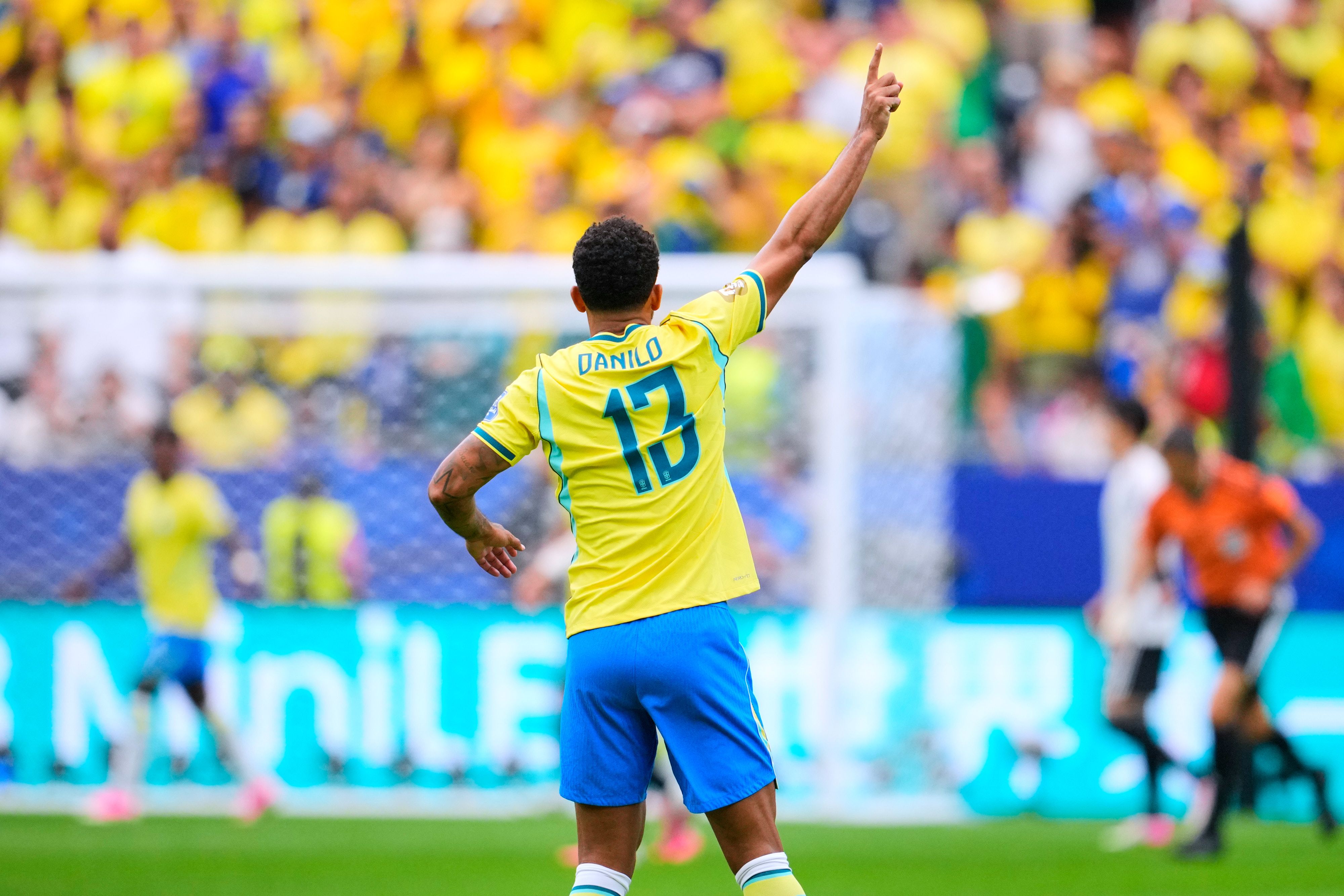 Brasil triunfa 2-1 ante Japón y se clasifica a los octavos de final de la Copa del Mundo. MexSport