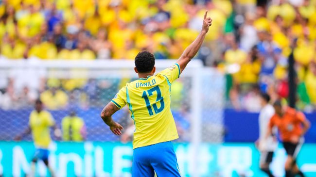 Brasil triunfa 2-1 ante Japón y se clasifica a los octavos de final de la Copa del Mundo. MexSport