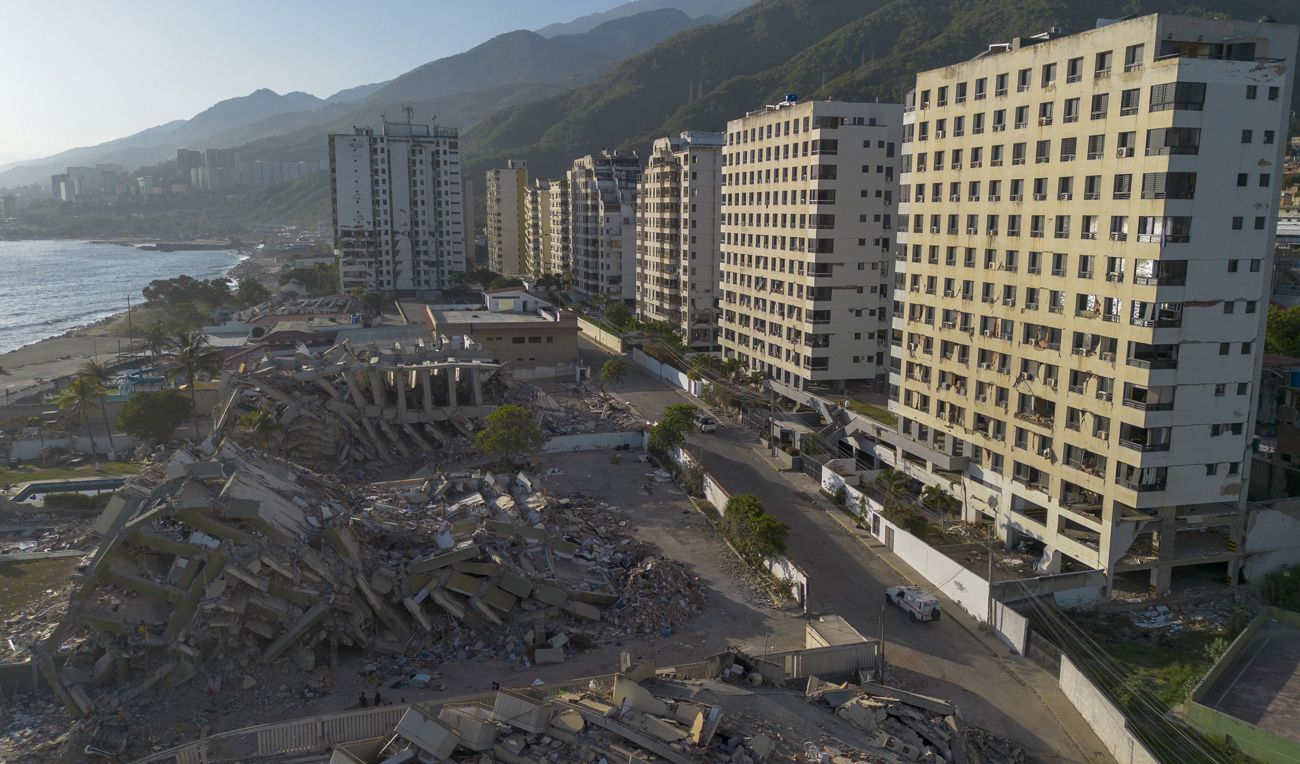 Así avanzan las labores de rescate en La Guaira tras los terremotos | EFE