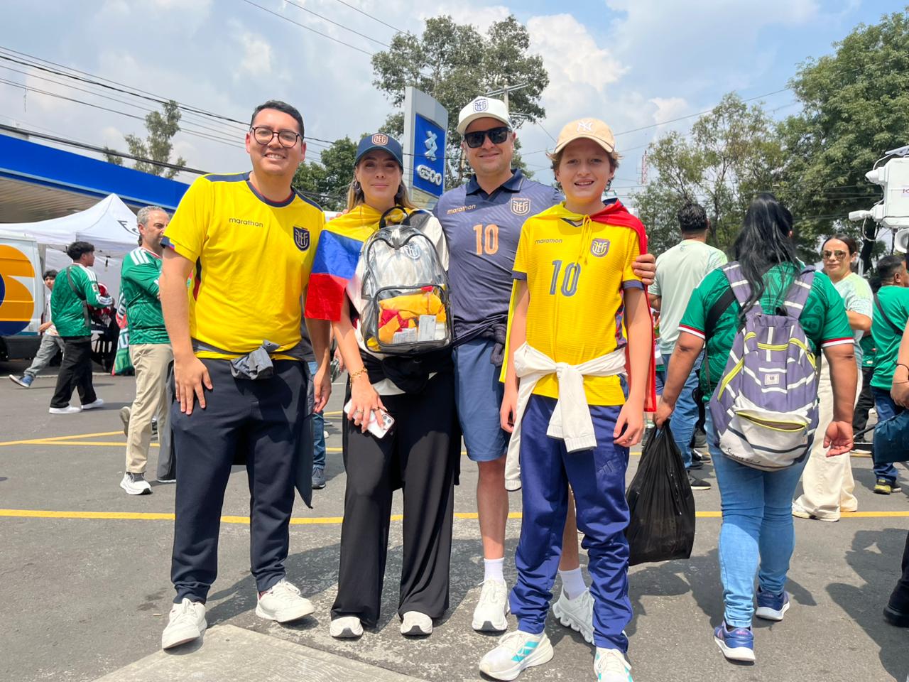 México vs Ecuador: afición llega al estadio por pase a octavos